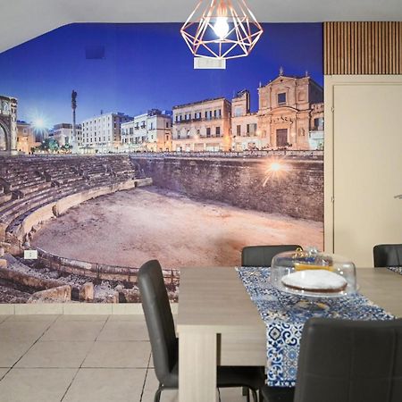 "Il Vecchio Salone" Appartamento In Pieno Centro Con Garage Privato Lecce Exterior photo